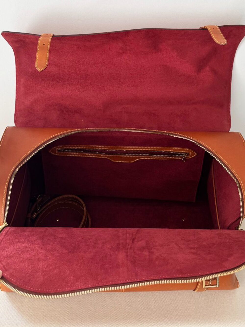 Louis Vuitton "Nubie" Weekender Bag in Natural Leather - Picture 3 of 16